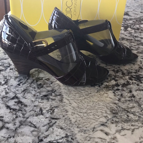 NW Circa Joan & David Shoes - Picture 6 of 7